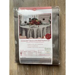 Huntington Home Napkin and Tablecloth set